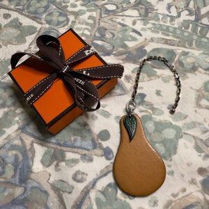 Hermès Fruit Porte-Clé Keychain Charm Leather Pear Beige